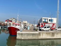 Esplosione a bordo di un peschereccio ancorato nel porto di Senigallia