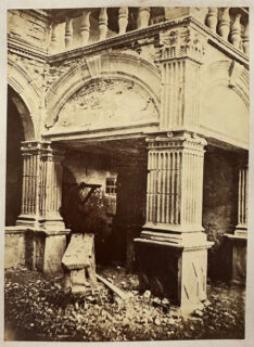 Félix Thiollier, Caccia al tesoro e sondaggio distruttivo sotto il pianerottolo della Corte d'onore, Castello della Bastie d'Urfé, 1858 circa (albumina, 100x140 mm)