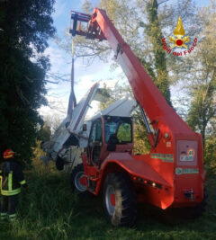 Rimozione ultraleggero caduto nel Cesano a Trecastelli