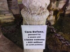 Lettera alla Befana in piazza Roma