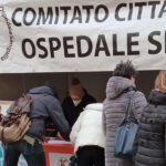 Gazebo del Comitato cittadino per la difesa dell'ospedale di Senigallia