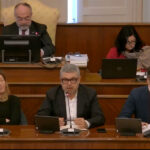 Il sindaco Massimo Olivetti parla in Consiglio Comunale