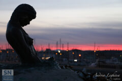 La donna al porto - Foto Andrea Leghissa