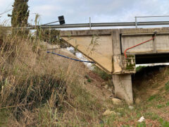 Ponte tra Vallone e Cannella di Senigallia danneggiato dall'alluvione 2022