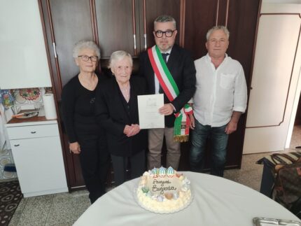 Festa a Senigallia per i cento anni di Eugenia Bartolucci