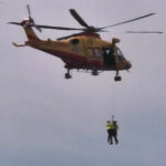 Personale sanitario si cala dall'eliambulanza