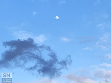 Luna e nuvole: come in un dipinto - Foto Rossano Morici