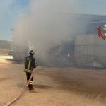 Capannoni agricoli a fuoco a Nidastore di Arcevia