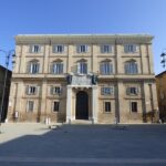 Monumento ai Caduti in piazza Garibaldi