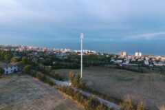 Palo dell'antenna telefonica in strada del Cavallo