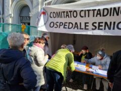 Banchetto informativo Comitato Difesa Ospedale
