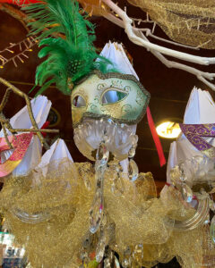 Carnevale fino al soffitto! - Foto Massimo Mariselli