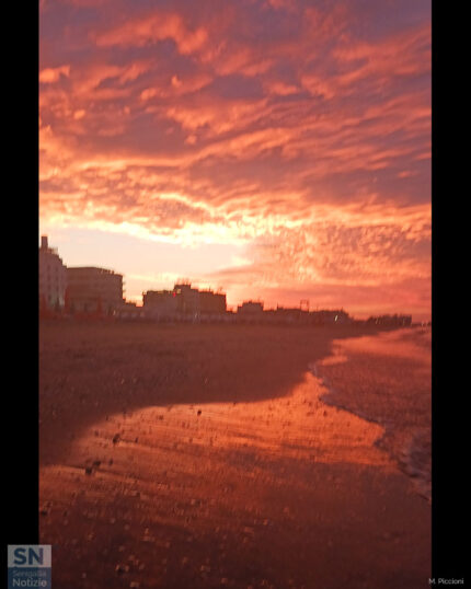 Tramonto rosso e mosso - Foto Manuela Piccioni