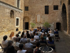 Mostra alla Rocca Roveresca: La forma dell'oro - Storie di gioielli dall'Italia Antica
