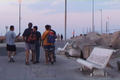 2 banane, 2 mele e 3 arance!