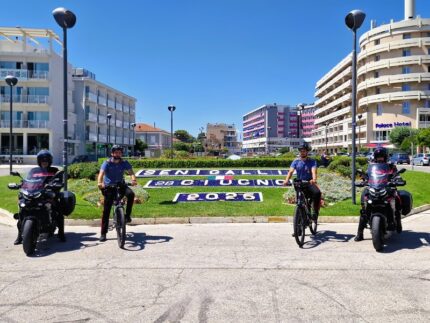 Carabinieri in moto ed e-bike
