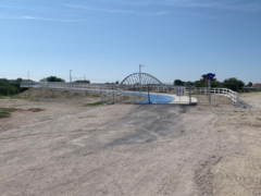 Foto del ponte visto da Sud sul fiume Cesano all’interno del progetto  della “Ciclovia Turistica Adriatica”.