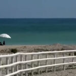 Porzione di spiaggia con naturisti a Cesano di Senigallia