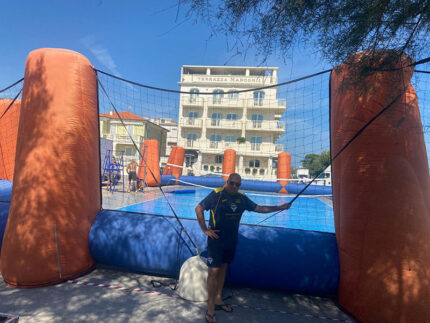 allestimento campi Us di fronte la Rotonda