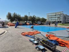 allestimento campi Us di fronte la Rotonda