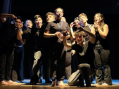 Locandina dello spettacolo "Tutto bene, grazie"