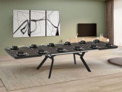 Un tavolo allungabile in soggiorno