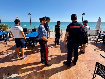 Controlli sul litorale da parte dei Carabinieri e Guardia Costiera