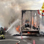 Incendio camion in A14 tra Senigallia e Marotta-Mondolfo
