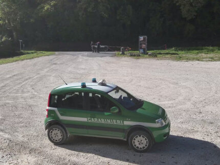 Carabineri Forestali sequestrano parcheggio a Genga