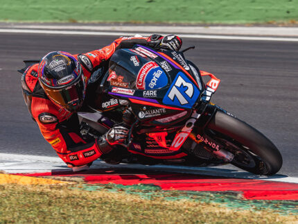 Simone Saltarelli in sella a Vallelunga