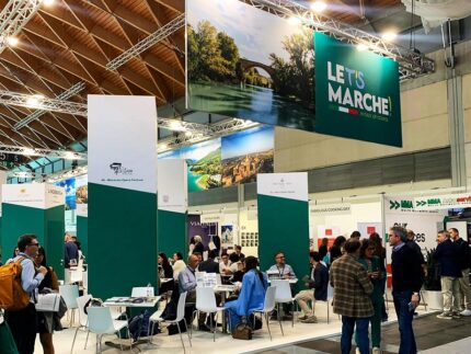 Stand elle Marche al TTG di Rimini