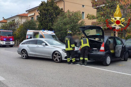 Incidente SS16: intervento Vigili del Fuoco