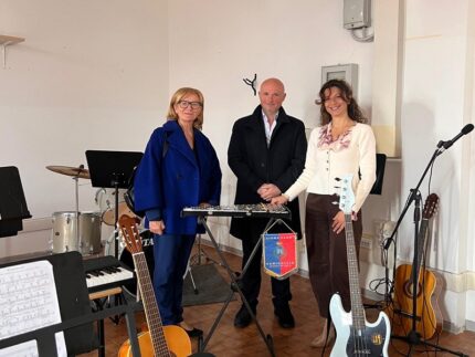 Xilofono donato alla scuola secondaria "Belardi"