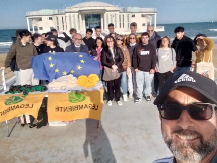 Studenti dell'IIS Corinaldesi-Padovano coinvolti nelle iniziative per la Giornata europea del Mare