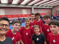 Sabrina Moretti e i giovani del Tennistavolo Senigallia