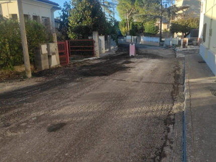 Lavori stradali a Vallone