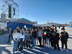 Studenti della Scuola Fagnani di Senigallia ad Ancona il 4 novembre 2025