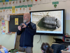 Lezione sulla Preistoria alla scuola primaria Don Antonio Morganti di Pianello di Ostra