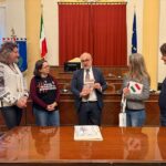 Massimo Bello riceve la scrittrice ucraina Oksana Stomina