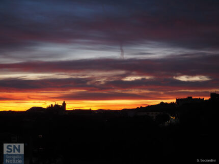 Buongiorno dicembre! - Foto Simone Secondini