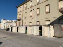 Punto di raccolta rifiuti dietro l'ex-hotel Bagni