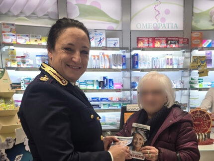 Nelle farmacie di Senigallia la campagna sensibilizzazione della Polizia contro le truffe