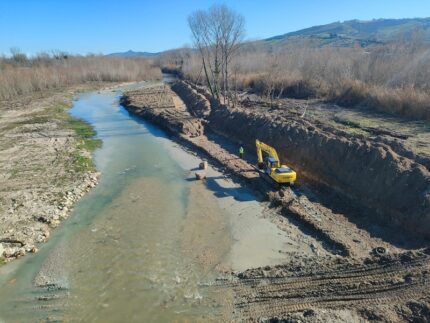 Ordigno bellico scoperto lungo il fiume Tronto