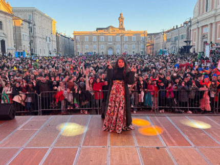 Cristina D'Avena in piazza Garibaldi per il Carnevale 2026