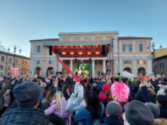 Cristina D'Avena in piazza Garibaldi per il Carnevale 2026
