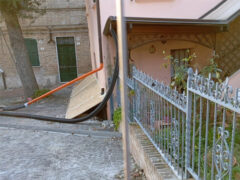 Crolli e smottamenti nel castello di Roncitelli Crolli e smottamenti nel castello di Roncitelli