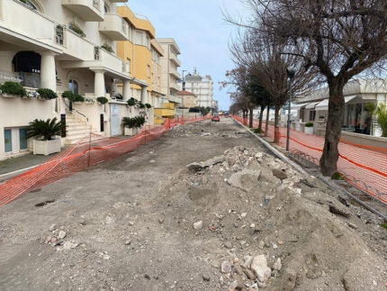 Lavori in corso su lungomare Marconi