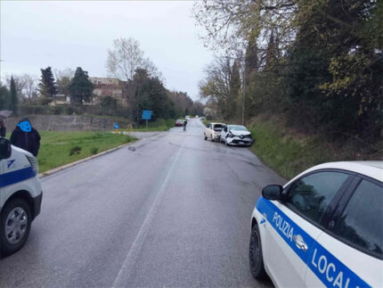 Incidente con feriti su via del Grottino