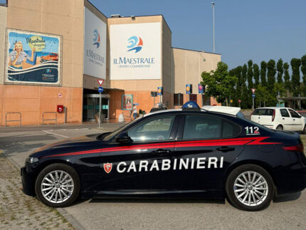 Carabinieri al Centro Commerciale Il Maestrale