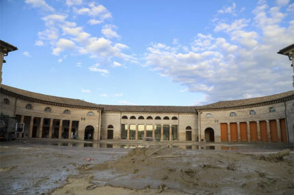 Alluvione 2022: fango al Foro Annonario